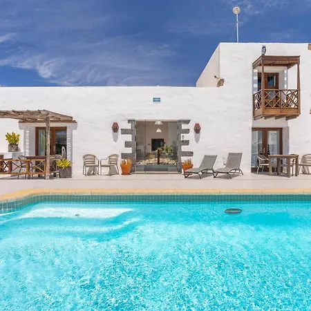 Balcon Botanico - Shared Pool - Central Island Location - 10 Mins Drive To Famara And La Santa Tiagua Exterior photo